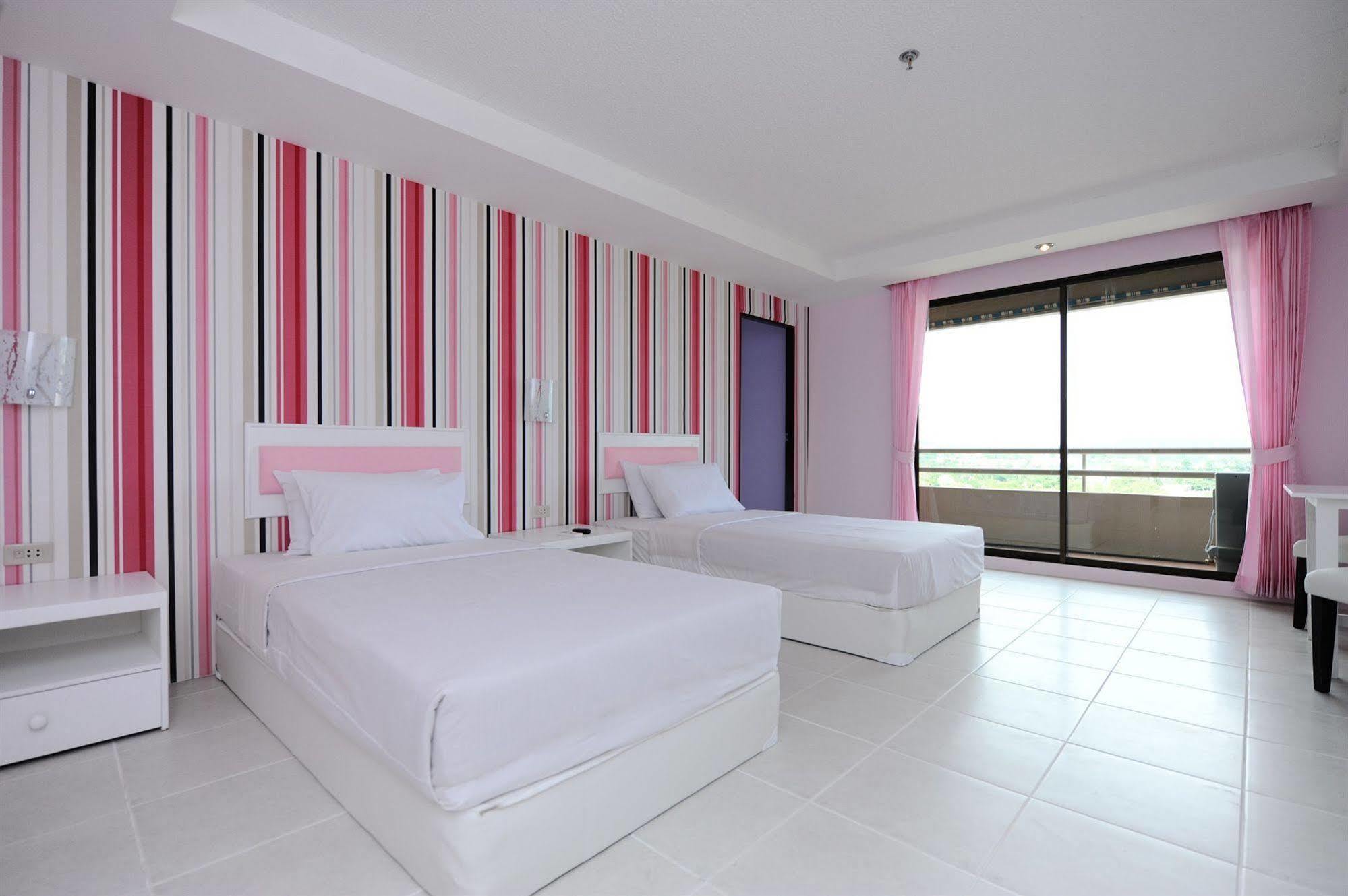 Angket Hip Residence Pattaya Luaran gambar