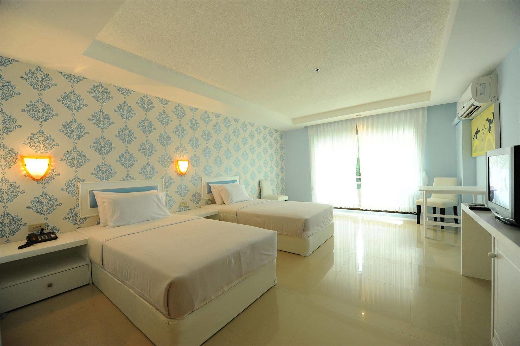 Angket Hip Residence Pattaya Luaran gambar