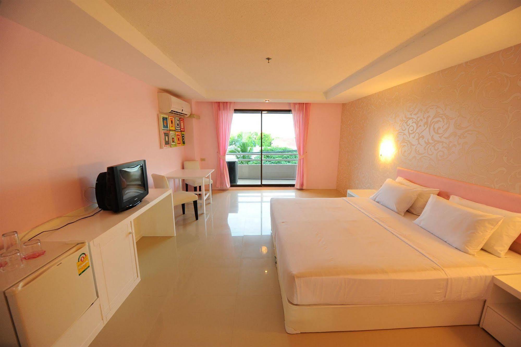 Angket Hip Residence Pattaya Luaran gambar
