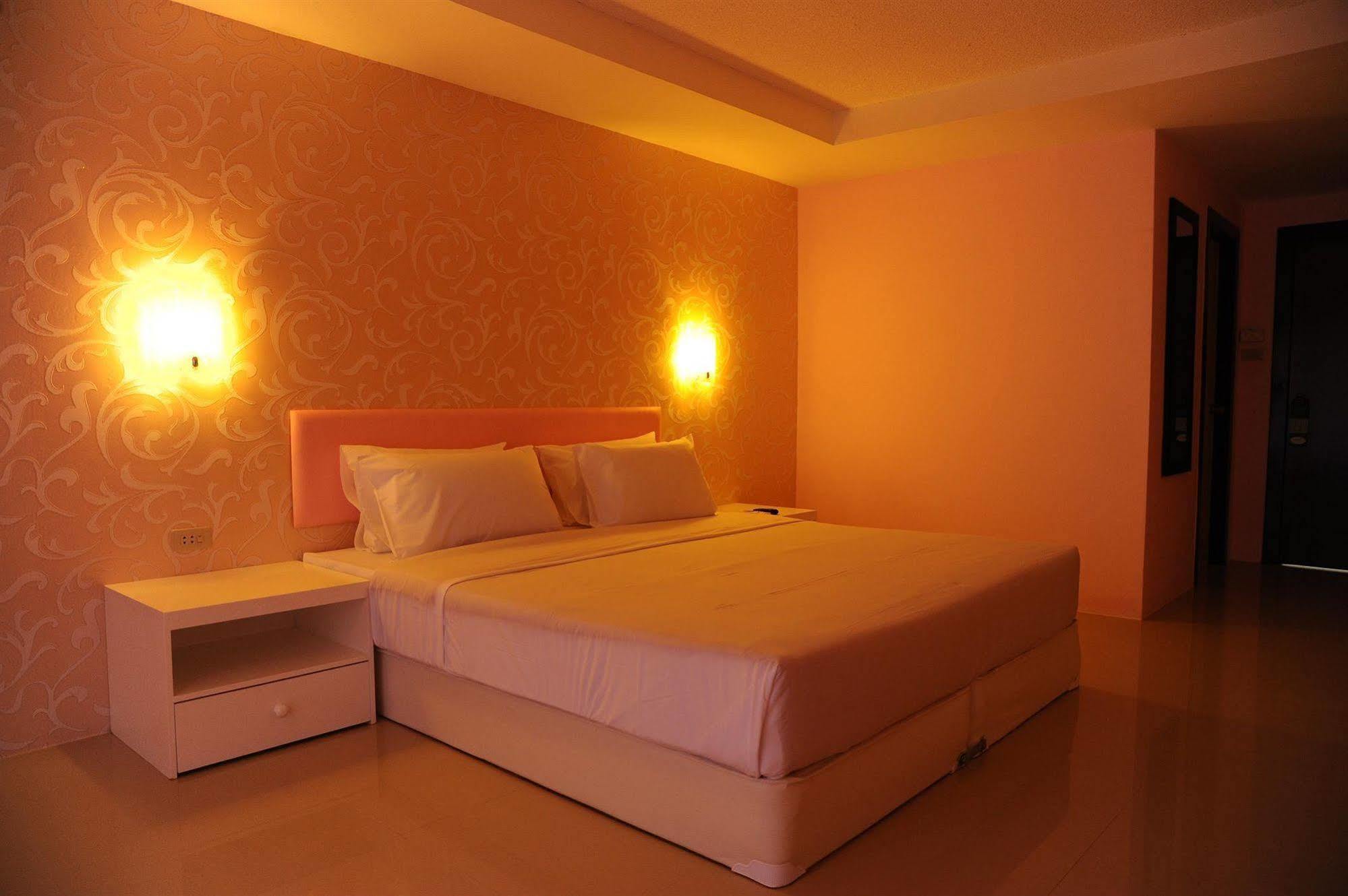 Angket Hip Residence Pattaya Luaran gambar